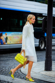 leonie hanne, white trench coat, sheer trench coat, neon green bag, neon yellow bag, neon green shoes, neon yellow shoes, neon yellow sandals, neon green sandals, neon yellow slippers, neon green slippers, plaited bag, bottega veneta bag, suede bag, golden chain strap bag, big chain strap bag, open toe shoes, open toe slippers, bottega veneta shoes, golden necklace, big chain necklace, yellow eyeliner, yellow eyeshadows, neon yellow earrings, dangling earrings, fashion week, frenchystyle, FW, jonathan paciullo, street style, PFW, PARIS, SPRING SUMMER 2021, SS 21, vertical, full length