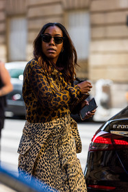 animal print, bag, beige skirt, brown bag, brown top, leopard bag, leopard print, leopard skirt, leopard top, print, printed bag, printed skirt, printed top, rayban, skirt, sunglasses, Tiffany Reid, top, street style, jonathan paciullo, FW, frenchystyle, fashion week, PFW, PARIS, SPRING SUMMER 2022, SS 22, vertical, atmosphere details