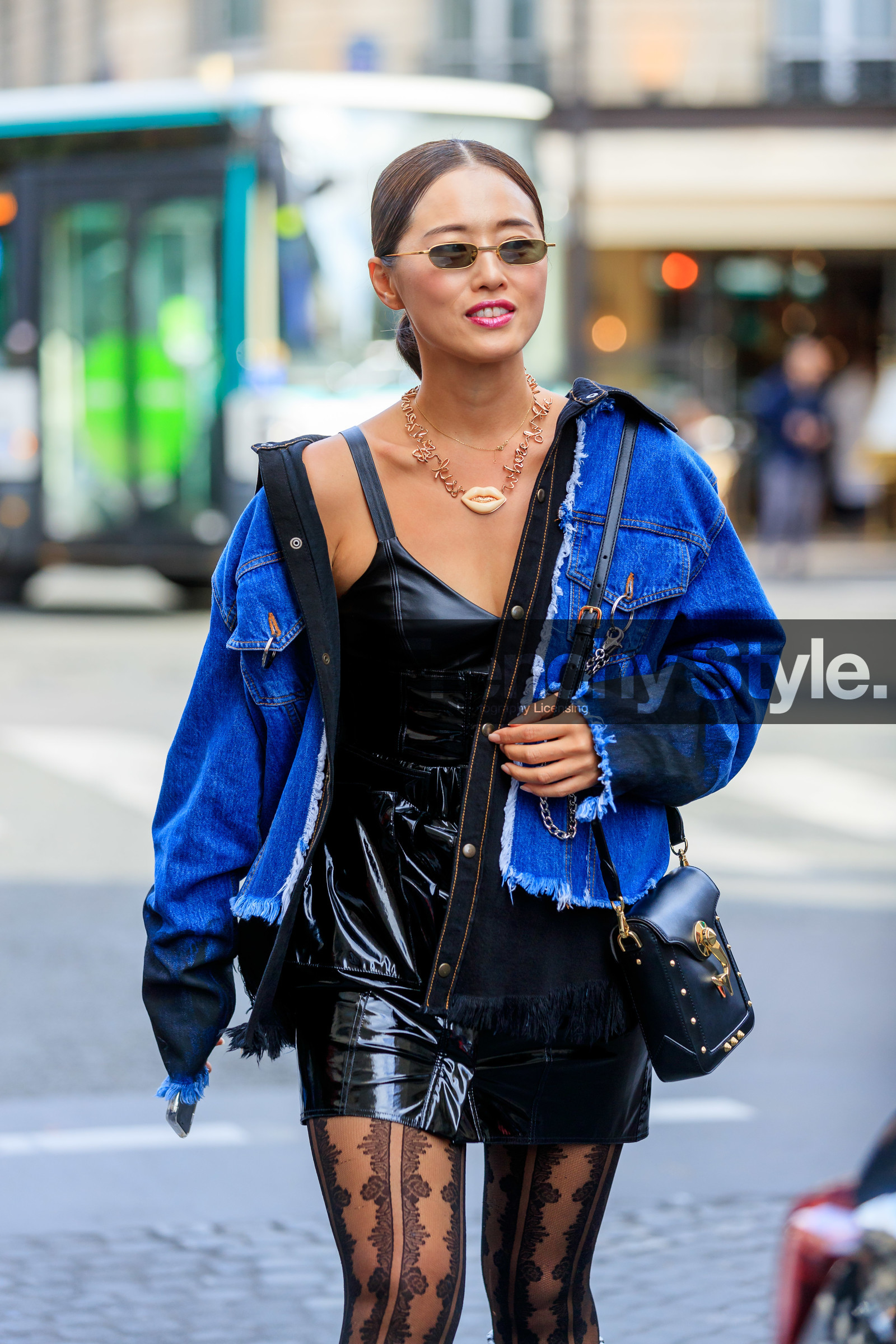denim, denim jacket, black tights, small sunglasses, metalic frame sunglasses, black leather dress, black vinyl dress, mini dress, sleeveless dress, golden necklace, letters necklace, corset dress, black leather bag, shoulder bag, ntmb jacket, fashion week, frenchystyle, FW, jonathan paciullo, street style, PFW, PARIS, SPRING SUMMER 2020, SS 20, horizontal, atmosphere details, detail