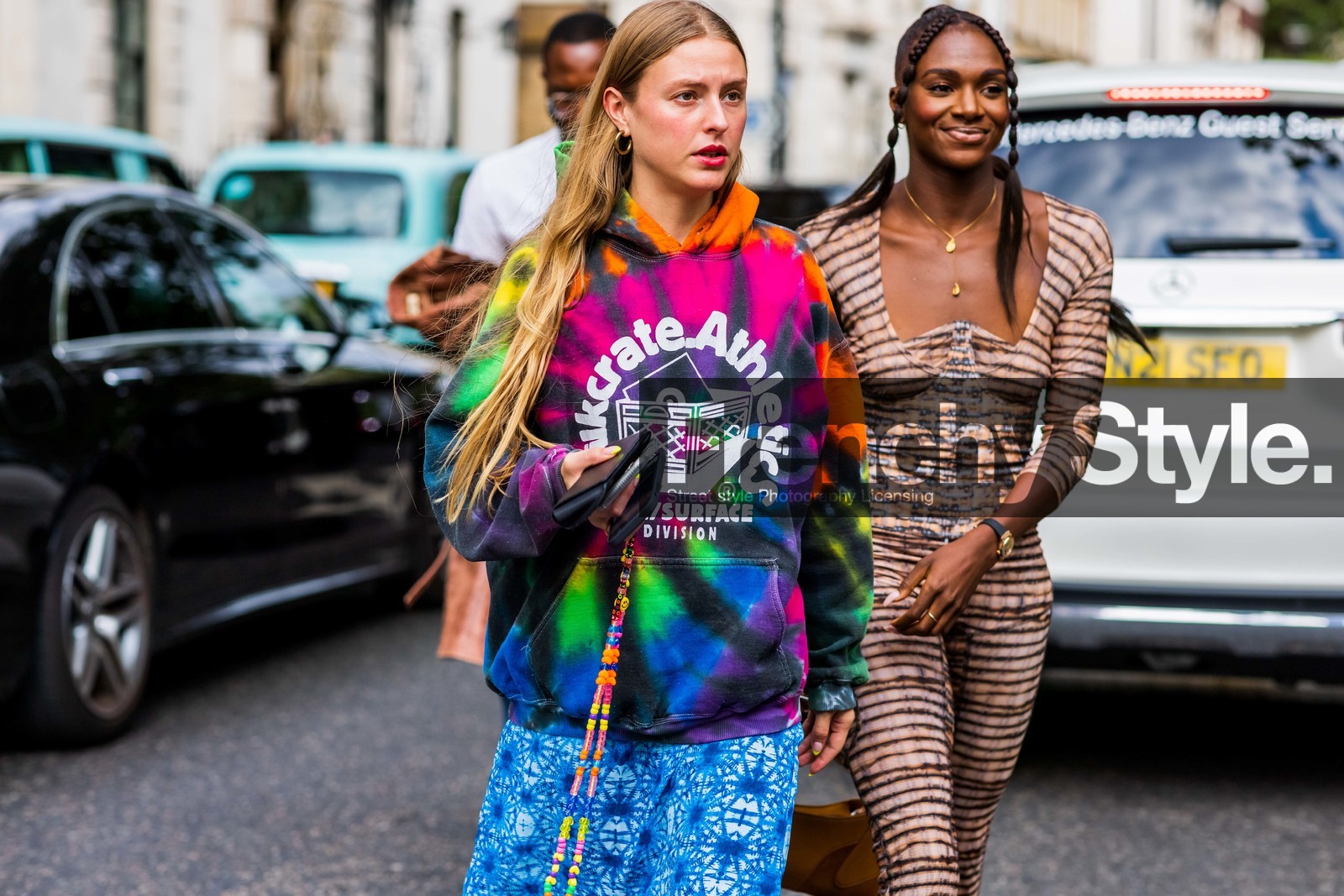 hoodie, colorful, tie dye, blue, print, skirt, jumpsuit, fashion week, frenchystyle, FW, jonathan paciullo, street style, SPRING SUMMER 2022, SS 22, LFW, LONDON, horizontal, atmosphere details, detail