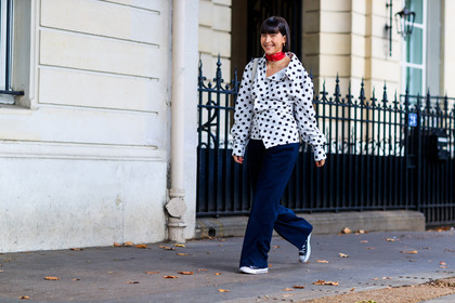 atmosphere details, black shoes, black sneakers, clara cornet, converse, fashion week, frenchystyle, full length, FW, graphic shirt, horizontal, jonathan paciullo, leather shoes, navy pants, PARIS, PFW, polka dot, printed shirt, red scarf, SPRING SUMMER 2018, SS 18, street style, trousers, white shirt