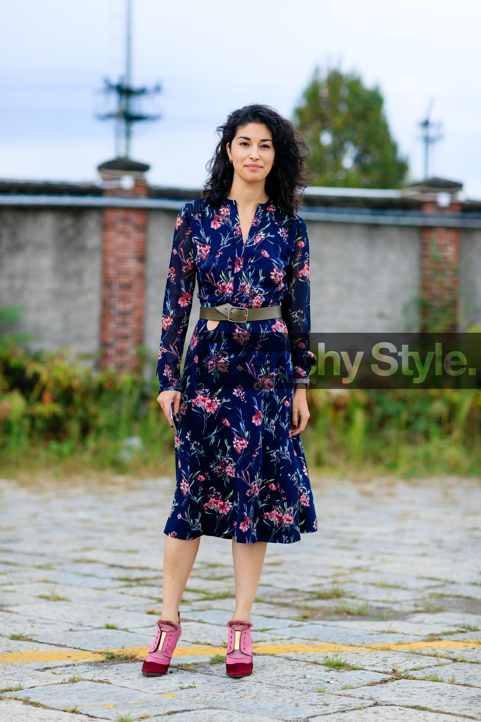 blue dress, caroline issa, fashion week, floral, flower, frenchystyle, full length, FW, green belt, high heels, jonathan paciullo, leather belt, leather shoes, MFW, MILAN, pink shoes, printed dress, SPRING SUMMER 2017, SS 17, street style, vertical