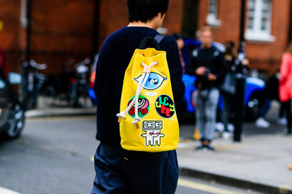 atmosphere details, backpack, detail, drawings, embroidered bag, fashion week, frenchystyle, FW, horizontal, jonathan paciullo, leather bag, LFW, LONDON, SPRING SUMMER 2017, SS 17, street style, woman, yellow bag