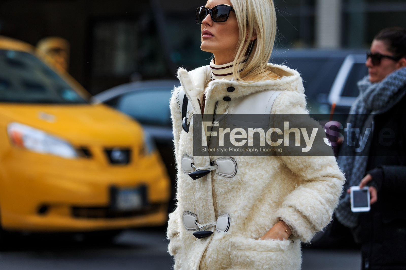 atmosphere details, AUTUMN WINTER 2016-2017, AW 16-17, caban, detail, fashion week, frenchystyle, fur coat, FW, FW 16-17, horizontal, jonathan paciullo, kate davidson hudson, NEW YORK, NYFW, street style, striped sweater, sunglasses, turtleneck sweater, white coat, white fur, woman