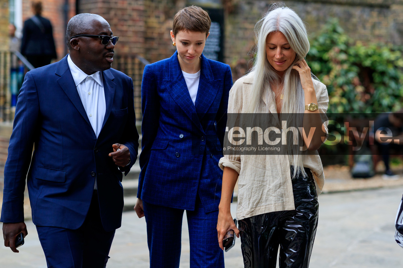 sarah harris, navy blue suits, checked suits, light beige shirt, loose shirt, black vinyl pants, golden watch, rolex watch, fashion week, frenchystyle, FW, jonathan paciullo, street style, atmosphere details, horizontal, detail
