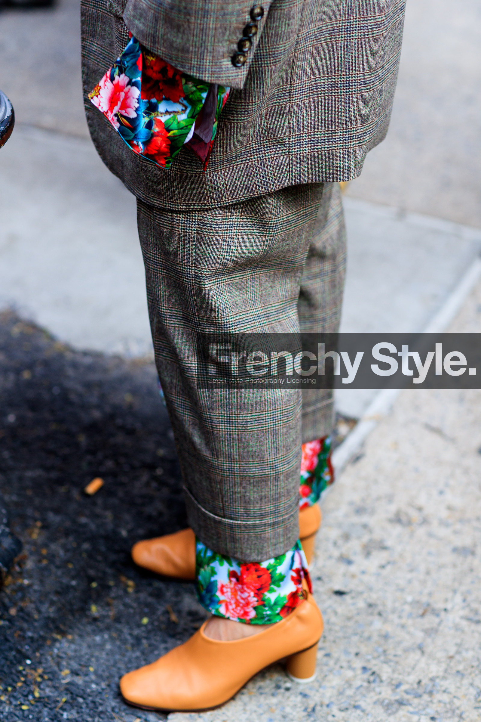 atmosphere details, balenciaga, beige shoes, detail, fashion week, floral, flower, frenchystyle, FW, grey pants, high heels, jonathan paciullo, leather shoes, NEW YORK, NYFW, rachael wang, SPRING SUMMER 2018, SS 18, street style, trousers, vertical