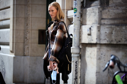 checked jacket, checked shirt, brown shirt, PARIS, PFW, fashion week, frenchystyle, FW, jonathan paciullo, street style, SPRING SUMMER 2021, SS 21, horizontal, atmosphere details, detail, model