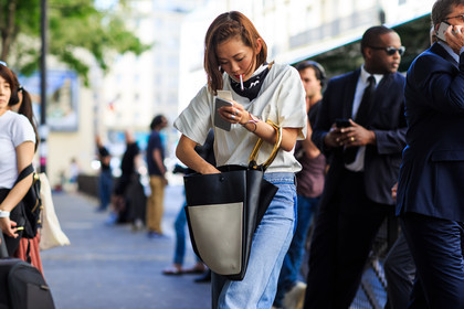 atmosphere details, black bag, black scarf, blue denim, bracelet, céline, denim pants, detail, fashion week, frenchystyle, FW, graphic bag, horizontal, jeans, jonathan paciullo, leather bag, MENSWEAR, PARIS, patchwork, PFW, pleats, printed scarf, SPRING SUMMER 2017, SS 17, street style, trousers, vêtements, white top