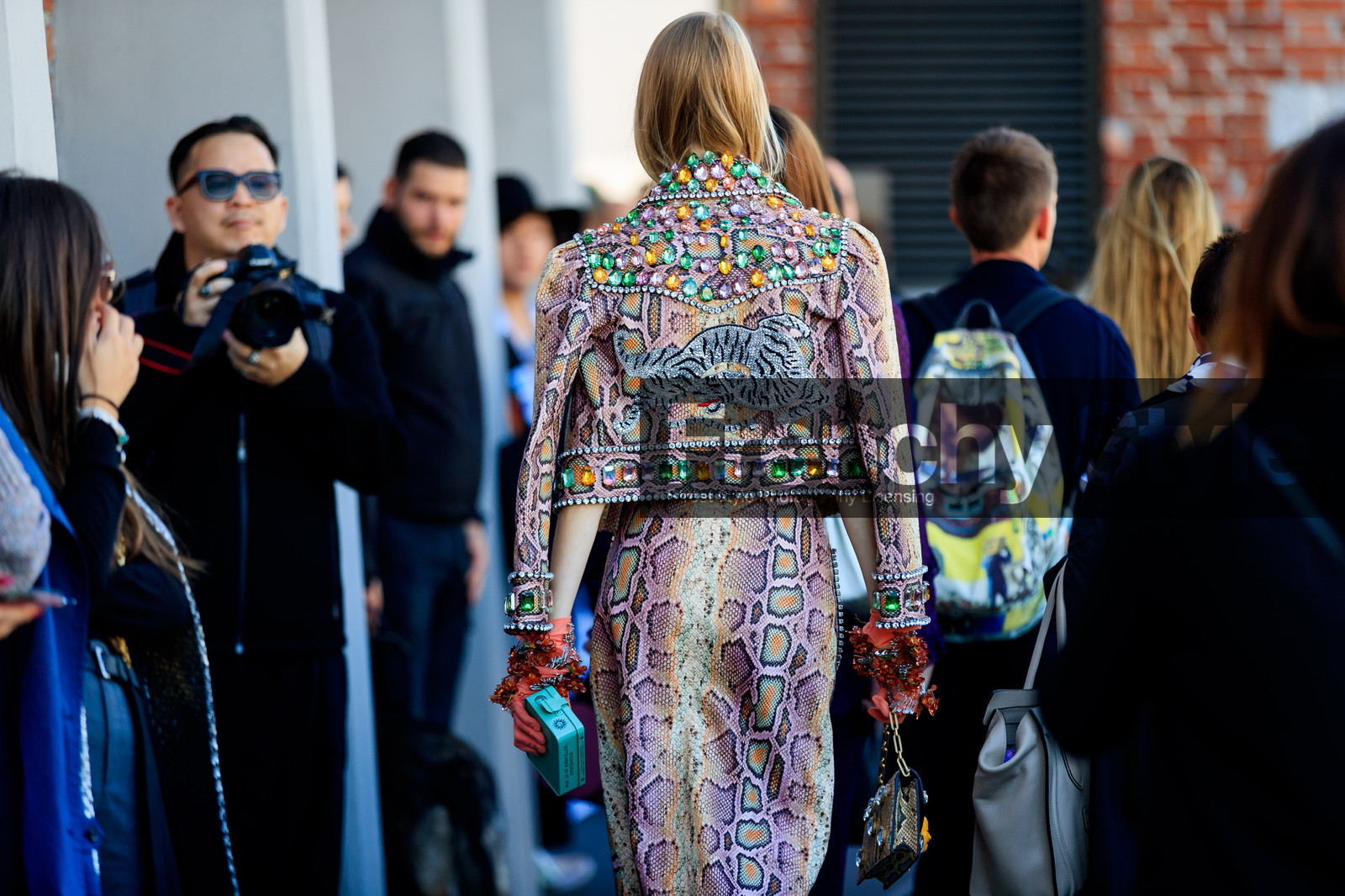 animal print, atmosphere details, detail, fashion week, frenchystyle, FW, glitter, gloves, graphic jacket, graphic skirt, gucci, horizontal, jonathan paciullo, leather bag, leather jacket, leather ki, MFW, MILAN, over the shoulder, printed jacket, printed skirt, sequined jacket, snake print, SPRING SUMMER 2018, SS 18, street style