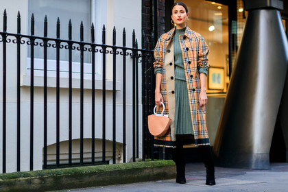 beige coat, black shoes, checked, graphic jacket, green skirt, green sweater, high boots, high heels, leather bag, leather shoes, pink bag, plaid, pleated skirt, pleats, printed jacket, tartan, trench coat, fashion week, frenchystyle, FW, jonathan paciullo, street style, LFW, LONDON, AUTUMN WINTER 2018-2019, AW 18-19, FALL WINTER 2018-2019, FW 18-19, horizontal, atmosphere details, full length, julia haghjoo