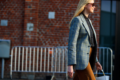 black shirt, brown pants, checked, graphic jacket, graphic shirt, grey jacket, leather bag, plaid, polka dot, printed jacket, printed shirt, sunglasses, trousers, white bag, fashion week, frenchystyle, FW, jonathan paciullo, street style, MFW, MILAN, AUTUMN WINTER 2018-2019, FALL WINTER 2018-2019, FW 18-19, horizontal, atmosphere details