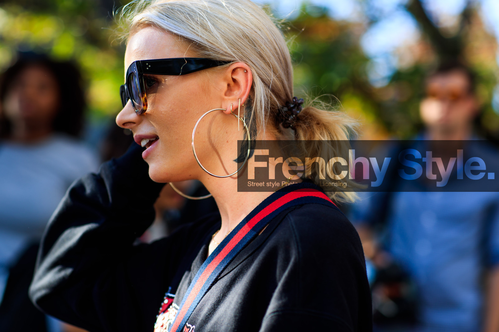 atmosphere details, black sweater, céline, detail, earrings, fashion week, frenchystyle, FW, gucci, horizontal, jonathan paciullo, NEW YORK, NYFW, ponytail, SPRING SUMMER 2017, SS 17, street style, sunglasses, tattoos, woman