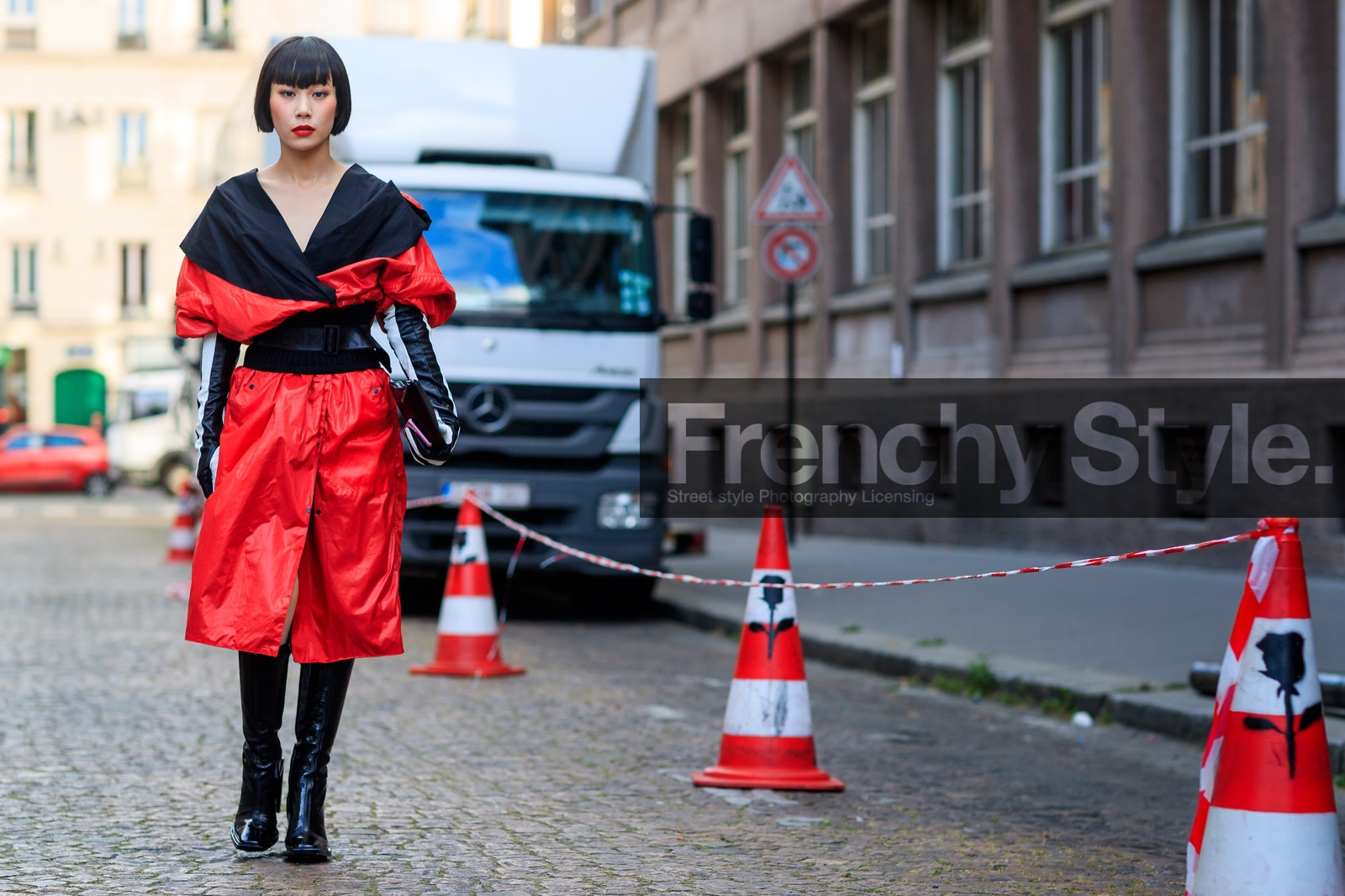 atmosphere details, black, black bag, black belt, black boots, fashion week, frenchystyle, full length, FW, graphic bag, graphic dress, high boots, high heels, horizontal, jonathan paciullo, leather bag, leather gloves, leather shoes, mademoiselle yulia, MENSWEAR, PARIS, PFW, printed bag, printed dress, red, red dress, SPRING SUMMER 2018, SS 18, street style, white