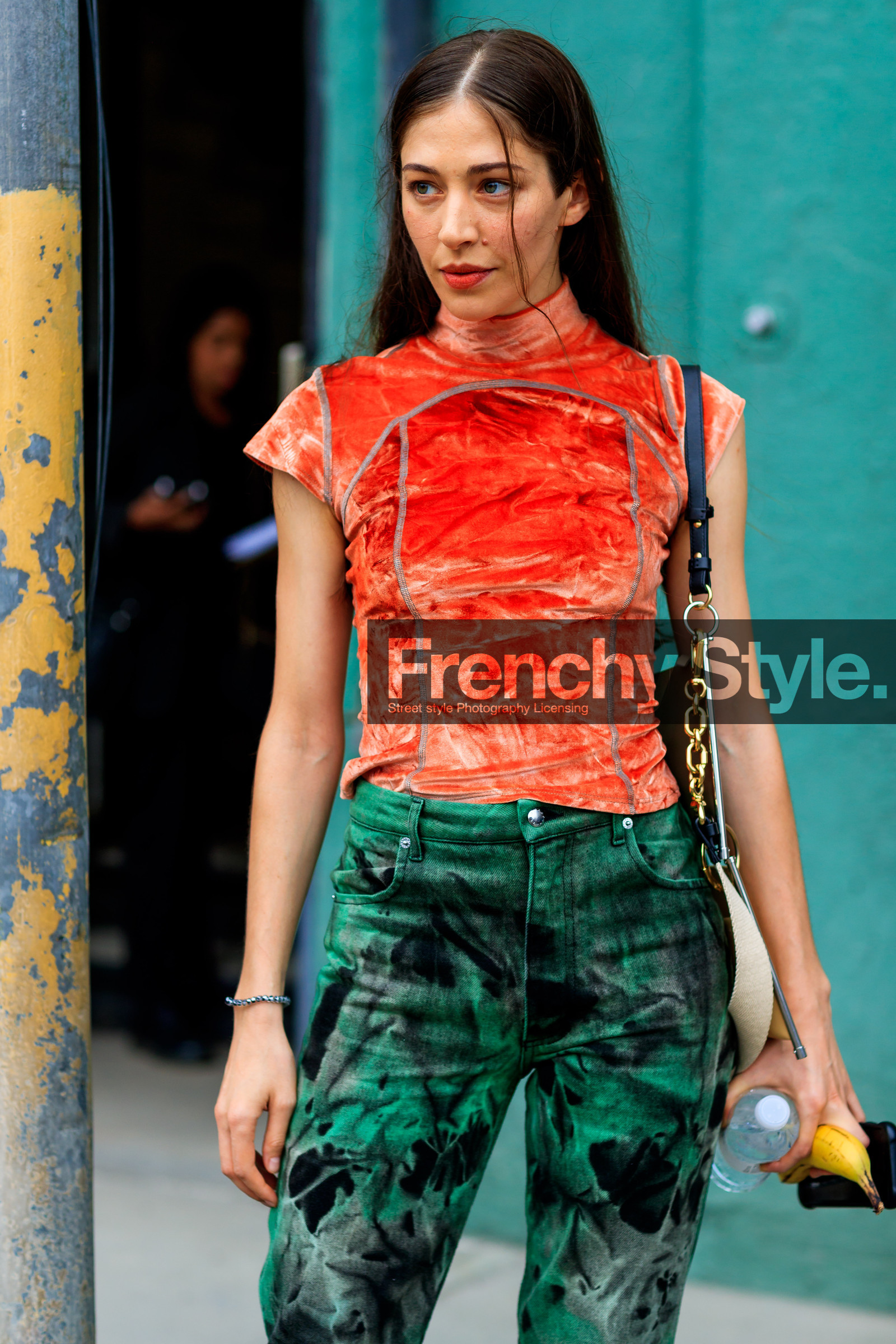 chloé, graphic pants, green pants, leather bag, orange top, printed pants, trousers, velvet, street style, jonathan paciullo, FW, frenchystyle, fashion week, NYFW, NEW YORK, SPRING SUMMER 2019, SS 19, vertical, detail, atmosphere details