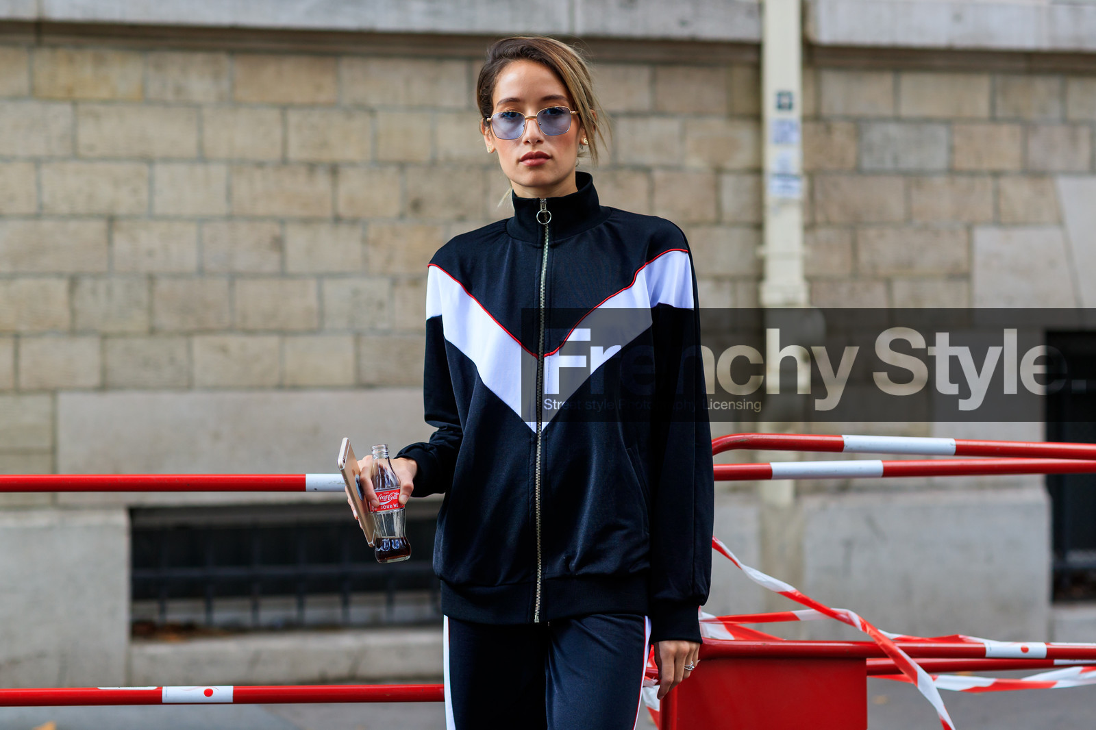 atmosphere details, black jacket, black pants, black sweater, detail, fashion week, frenchystyle, FW, graphic jacket, horizontal, jonathan paciullo, PARIS, PFW, printed jacket, SPRING SUMMER 2018, SS 18, street style, sunglasses, sweatpants, trousers