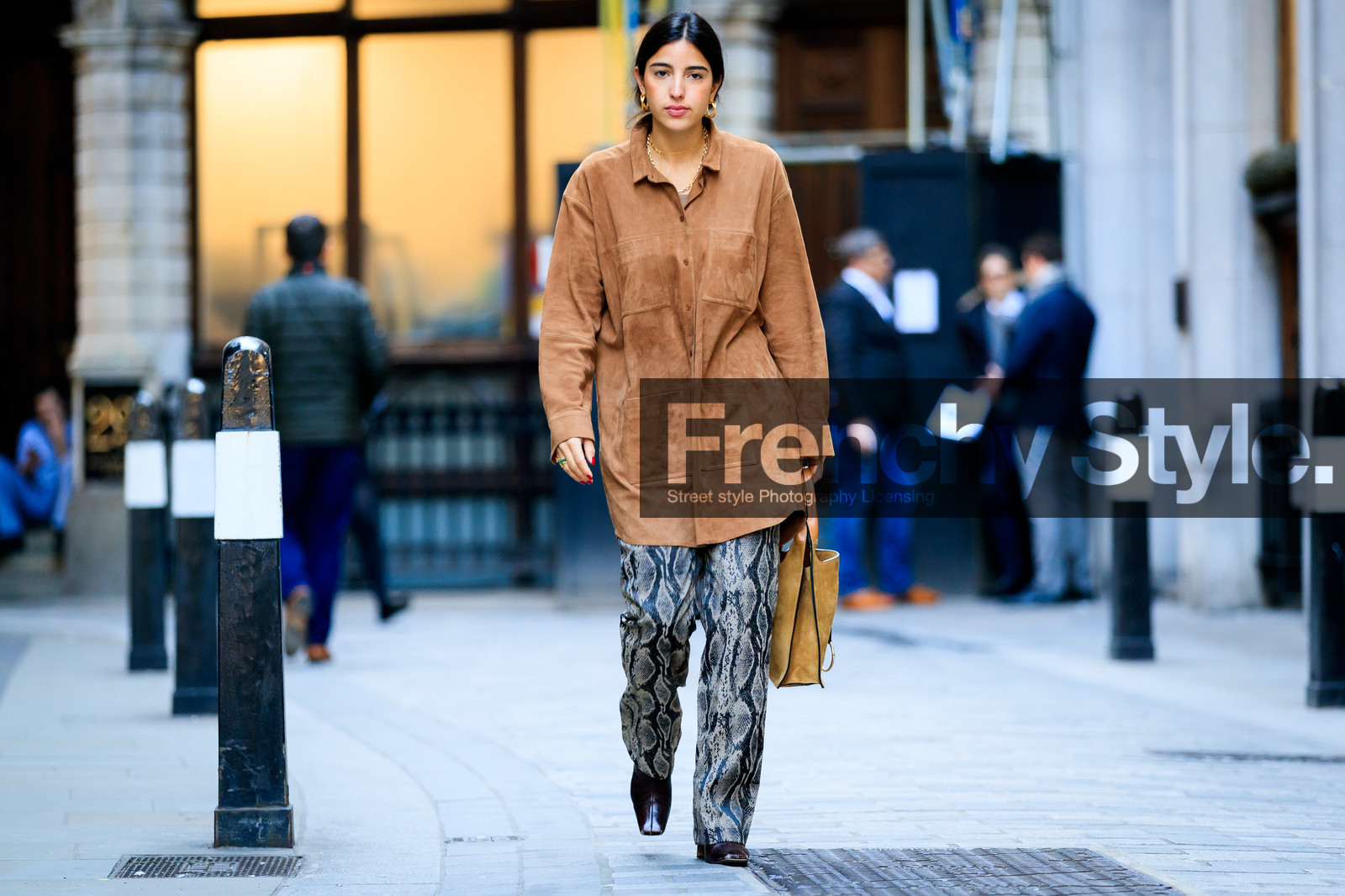 animal print, bettina looney, black shoes, brown boots, brown shirt, camel bag, earrings, graphic pants, grey pants, leather bag, leather shoes, necklace, printed pants, snake print, suede bag, trousers, fashion week, frenchystyle, FW, jonathan paciullo, street style, LFW, LONDON, AUTUMN WINTER 2019-2020, AW 19-20, FW 19-20, FALL WINTER 2019-2020, horizontal, atmosphere details, full length