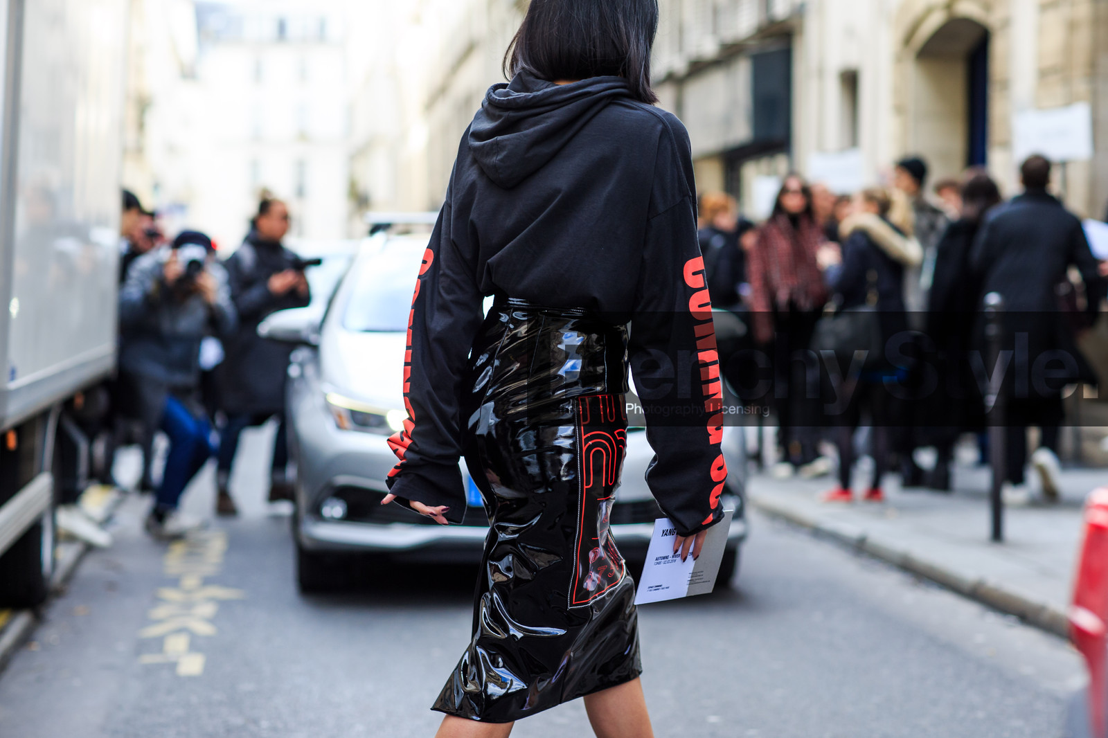 atmosphere details, AUTUMN WINTER 2016-2017, AW 16-17, black skirt, black sweater, detail, FALL WINTER 2016-2017, fashion week, frenchystyle, FW, FW 16-17, hoodie, horizontal, jonathan paciullo, leather shoes, leather skirt, long skirt, miu miu, PARIS, PFW, printed skirt, printed sweater, street style, Tiffany Hsu, varnished leather, vinyl, vêtements