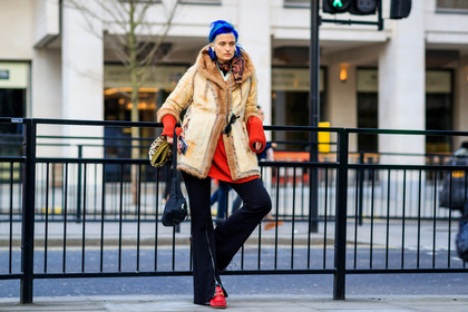 beige coat, black bag, black pants, blue hair, brown scarf, dyed hair, fanny pack, high heels, leather bag, leather jacket, leather shoes, printed scarf, red shoes, red sweater, shearling, trousers, zip, fashion week, frenchystyle, FW, jonathan paciullo, street style, LFW, LONDON, AUTUMN WINTER 2018-2019, AW 18-19, FALL WINTER 2018-2019, FW 18-19, horizontal, atmosphere details, full length, model