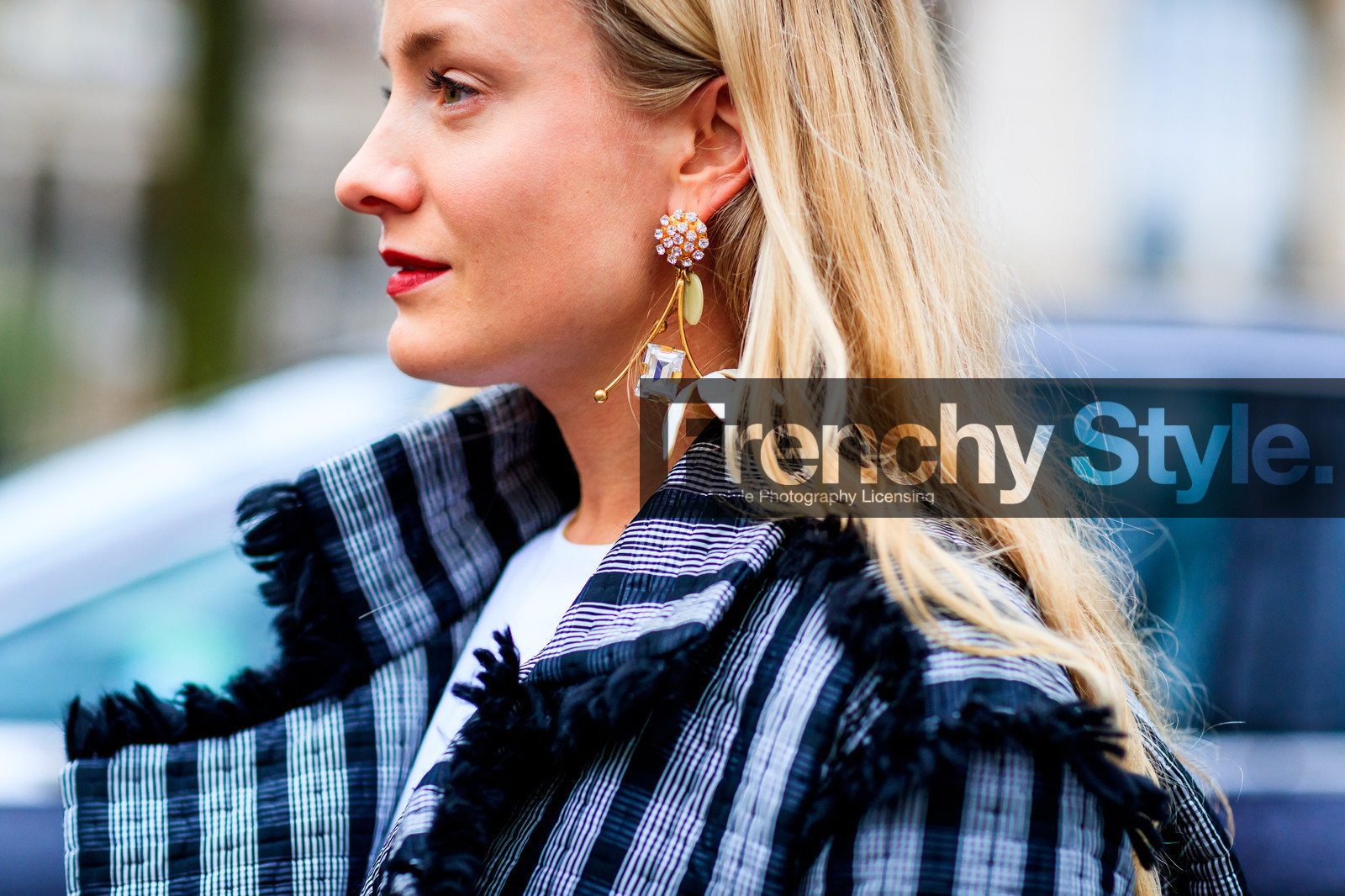 atmosphere details, AUTUMN WINTER 2017-2018, AW 17-18, black coat, checked coat, detail, earrings, FALL WINTER 2017-2018, fashion week, frenchystyle, FW, FW 17-18, graphic coat, horizontal, jonathan paciullo, kate foley, PARIS, PFW, printed coat, street style