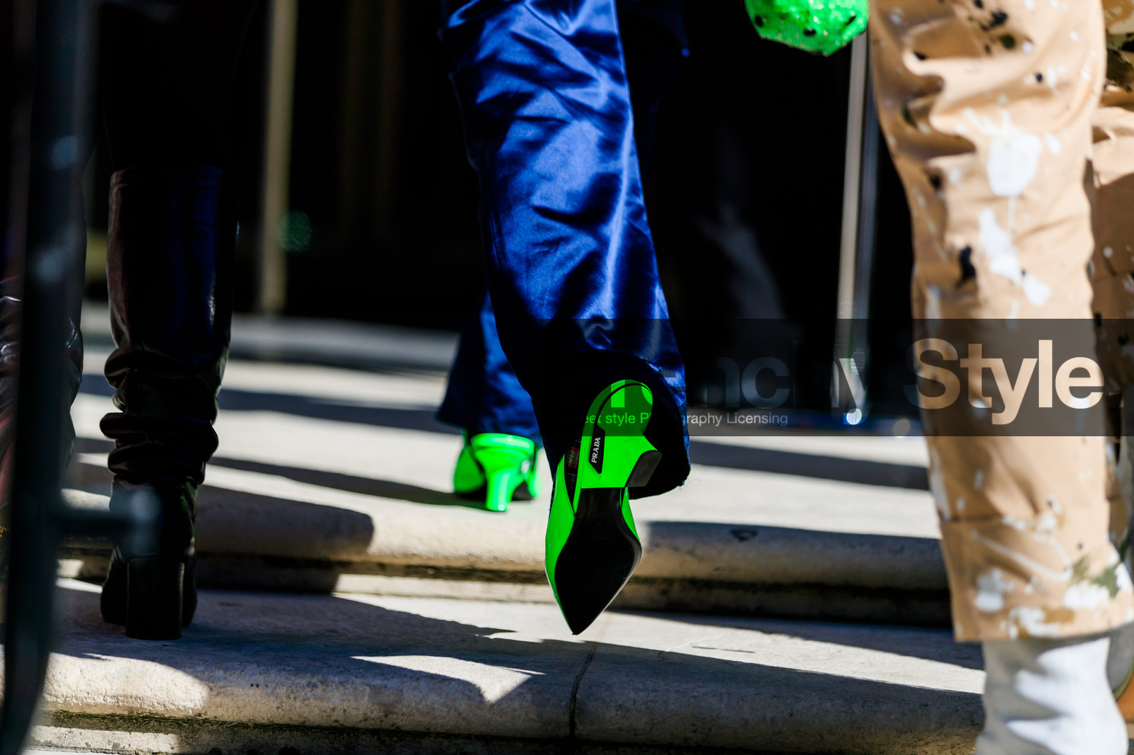 blue pants, green shoes, leather shoes, prada, trousers, fashion week, frenchystyle, FW, jonathan paciullo, street style, LFW, LONDON, SPRING SUMMER 2019, SS 19, atmosphere details, horizontal, detail