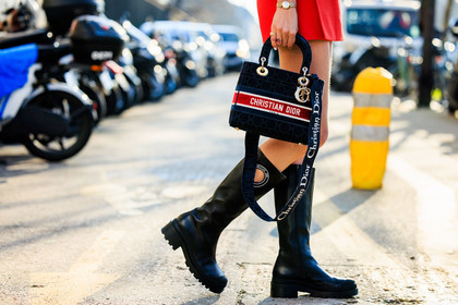 rubber boots, dior, dior boots, lady dior bag, black handbag, christian dior bag, fashion week, frenchystyle, FW, jonathan paciullo, street style, PARIS, PFW, SPRING SUMMER 2022, SS 22, atmosphere details, detail, horizontal, zita d hauteville
