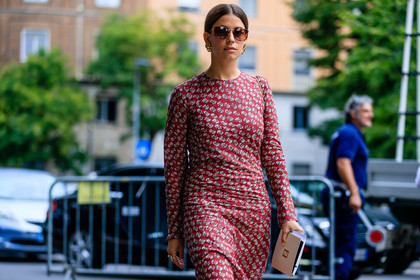 atmosphere details, detail, fashion week, frenchystyle, FW, horizontal, jonathan paciullo, Maria Dueñas Jacobs, MFW, MILAN, printed dress, red dress, SPRING SUMMER 2017, SS 17, street style, sunglasses