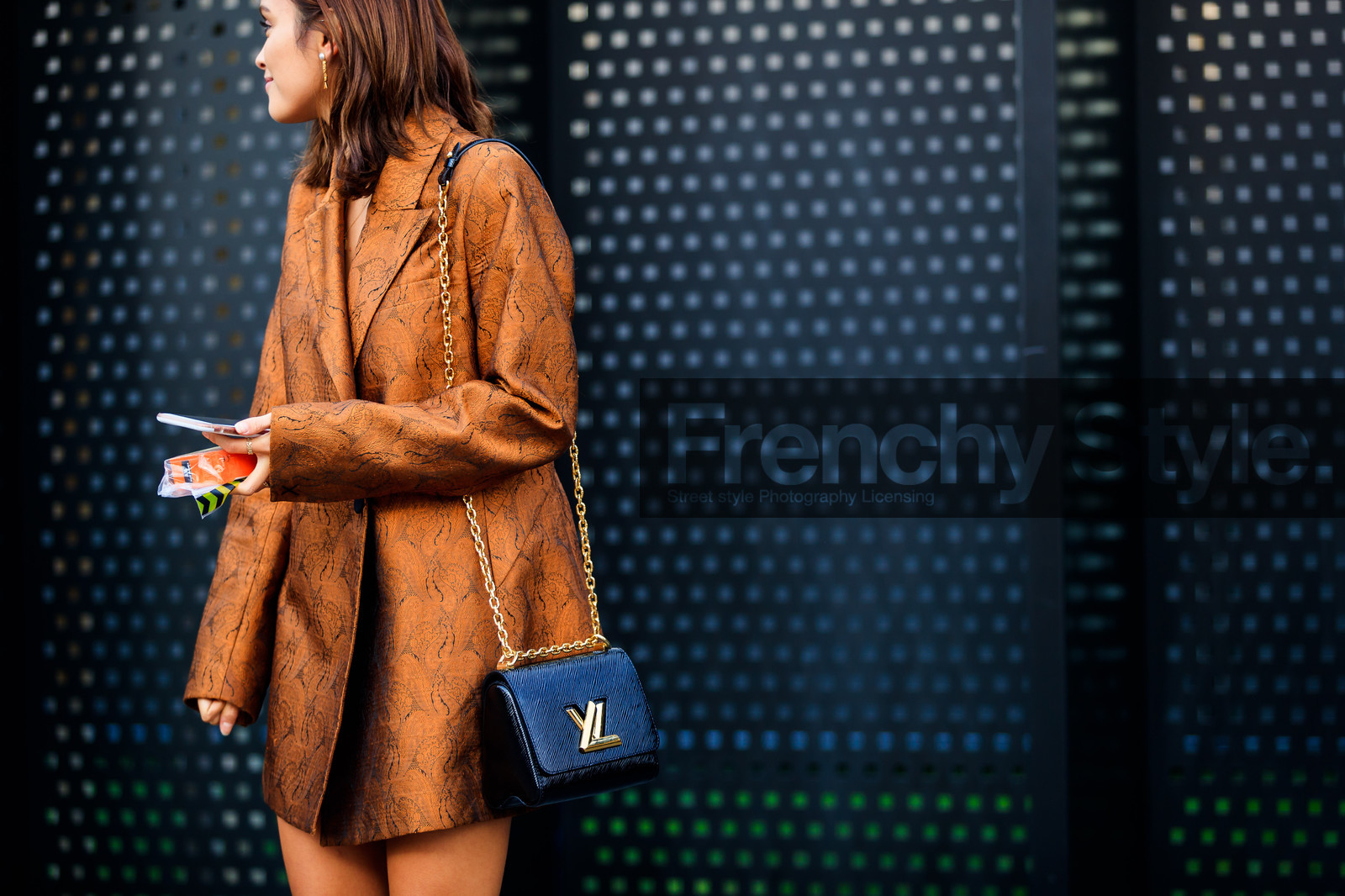 black bag, blazer, brown jacket, leather bag, louis vuitton, fashion week, frenchystyle, FW, jonathan paciullo, street style, MFW, MILAN, AUTUMN WINTER 2018-2019, FALL WINTER 2018-2019, FW 18-19, horizontal, atmosphere details, sarah ellen