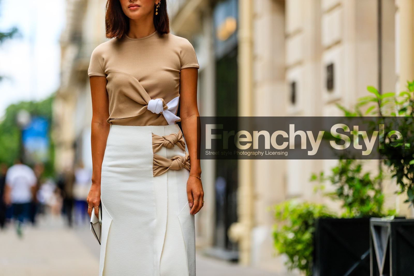 atmosphere details, AUTUMN WINTER 2016-2017, AW 16-17, brown t shirt, brown top, detail, earrings, FALL WINTER 2016-2017, fashion week, frenchystyle, FW, FW 16-17, HAUTE COUTURE, horizontal, jonathan paciullo, MENSWEAR, nicole warne, PARIS, PFW, street style, white skirt