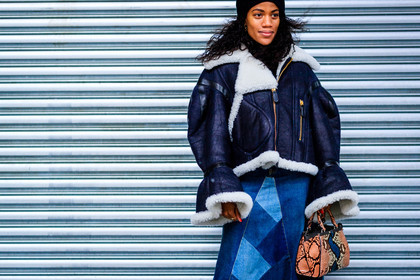 atmosphere details, AUTUMN WINTER 2017-2018, AW 17-18, beige bag, black beanie, black jacket, blue denim, denim skirt, detail, FALL WINTER 2017-2018, fashion week, fendi, frenchystyle, fur collar, FW, FW 17-18, gabby prescod, horizontal, jonathan paciullo, leather bag, leather jacket, NEW YORK, NYFW, patchwork, shearling, snake print, street style, white fur