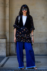 black top, blue denim, denim pants, embroidered top, fashion week, frenchystyle, full length, FW, jeans, jonathan paciullo, leather shoes, MENSWEAR, PARIS, PFW, SPRING SUMMER 2018, SS 18, street style, sunglasses, trousers, vertical, white t shirt