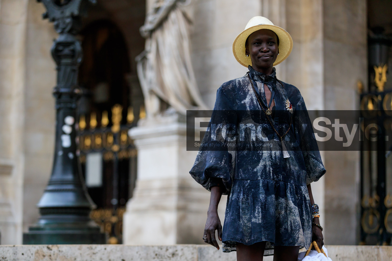 black dress, graphic dress, necklace, printed dress, straw hat, fashion week, frenchystyle, FW, jonathan paciullo, street style, PFW, PARIS, atmosphere details, horizontal, detail, model, AUTUMN WINTER 2018-2019, FALL WINTER 2018-2019, FW 18-19