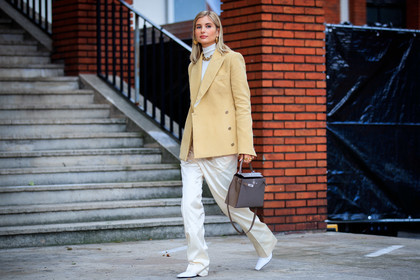 xenia adonts, light yellow jacket, beige jacket, white pullover, white pants, satin pants, turtleneck pullover, loose pants, hermes jacket, golden necklace, golden earrings, golden ring, multi earrings, big chain necklace, brown leather bag, hermes bag, kelly hermes bag, hoop earrings, mini hoop earrings, diamond earrings, white total look, beige total look, PARIS, PFW, fashion week, frenchystyle, FW, jonathan paciullo, street style, SPRING SUMMER 2021, SS 21, horizontal, atmosphere details, full length