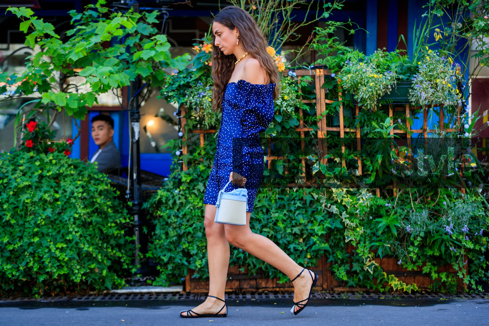 black shoes, blue bag, blue dress, leather bag, leather shoes, necklace, off the shoulder, fashion week, frenchystyle, FW, jonathan paciullo, street style, PFW, PARIS, atmosphere details, horizontal, full length, AUTUMN WINTER 2018-2019, FALL WINTER 2018-2019, FW 18-19, erika boldrin