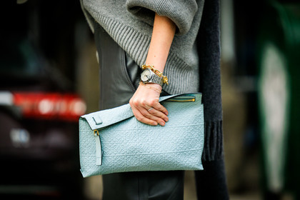 silver watch, loewe lightblue pouch, details, lisa aiken, fashion week, frenchystyle, FW, jonathan paciullo, street style, NYFW, NEW YORK, AUTUMN WINTER 2022-2023, FALL WINTER 2022_2023, FW 22-23, atmosphere details, horizontal