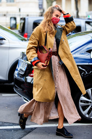 sonia sieff, camel trenchcoat, camel parka, brown leather bag, checked dress, burgundy dress, white dress, belted dress, long dress, black leather derbies, button dress, chloe bag, chloe jacket, chloe look, chloe dress, chloe shoes, covid face mask, fashion week, frenchystyle, FW, jonathan paciullo, street style, PFW, PARIS, SPRING SUMMER 2021, SS 21, vertical, full length