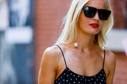 atmosphere details, black top, detail, fashion week, frenchystyle, FW, horizontal, jonathan paciullo, necklace, NEW YORK, NYFW, pearls, polka dot, printed top, red lips, SPRING SUMMER 2017, SS 17, street style, sunglasses, woman