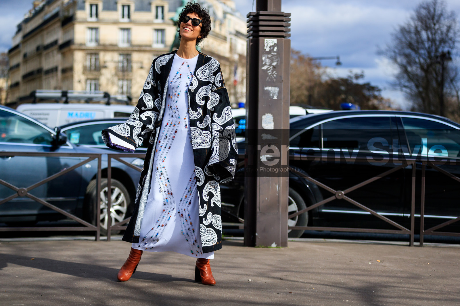 atmosphere details, AUTUMN WINTER 2017-2018, AW 17-18, black coat, brown boots, embroidered dress, FALL WINTER 2017-2018, fashion week, frenchystyle, full length, FW, FW 17-18, graphic coat, graphic jacket, high heels, horizontal, jonathan paciullo, leather shoes, PARIS, PFW, printed coat, printed jacket, street style, sunglasses, white dress, yasmin sewell