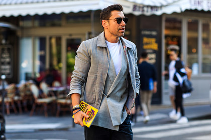 atmosphere details, beige jacket, black denim, blazer, bomber jacket, denim pants, detail, fashion week, frenchystyle, FW, horizontal, jeans, jonathan paciullo, kenzo, MENSWEAR, PARIS, PFW, SPRING SUMMER 2017, SS 17, street style, sunglasses, trousers, white t shirt
