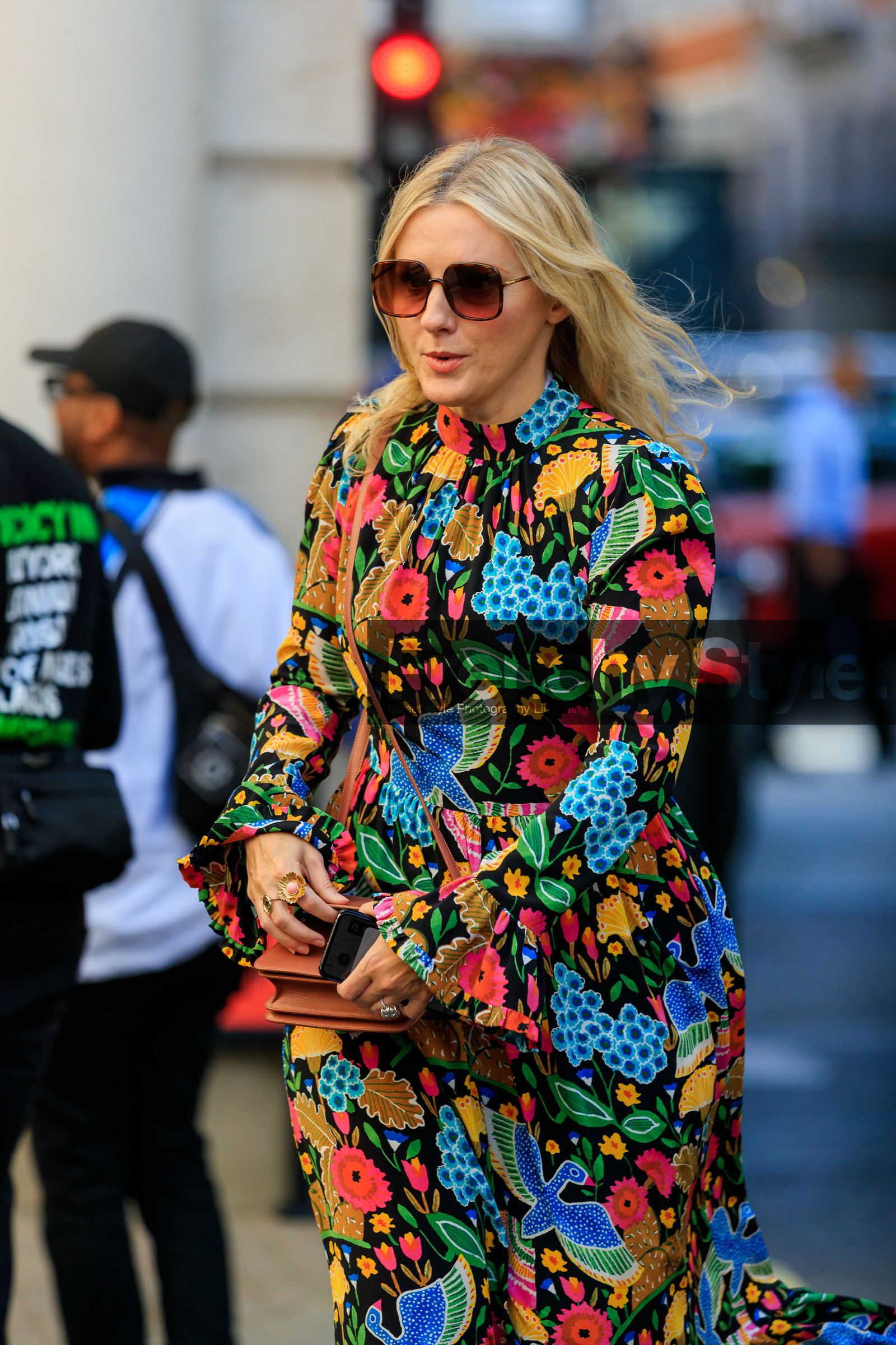 long sleeves dress, floral printed dress, ruffle sleeves, black dress, multicolor dress, long dress, square shape glasses, brown scale sunglasses, flower ring, fashion week, frenchystyle, FW, jonathan paciullo, street style, vertical, detail, atmosphere details