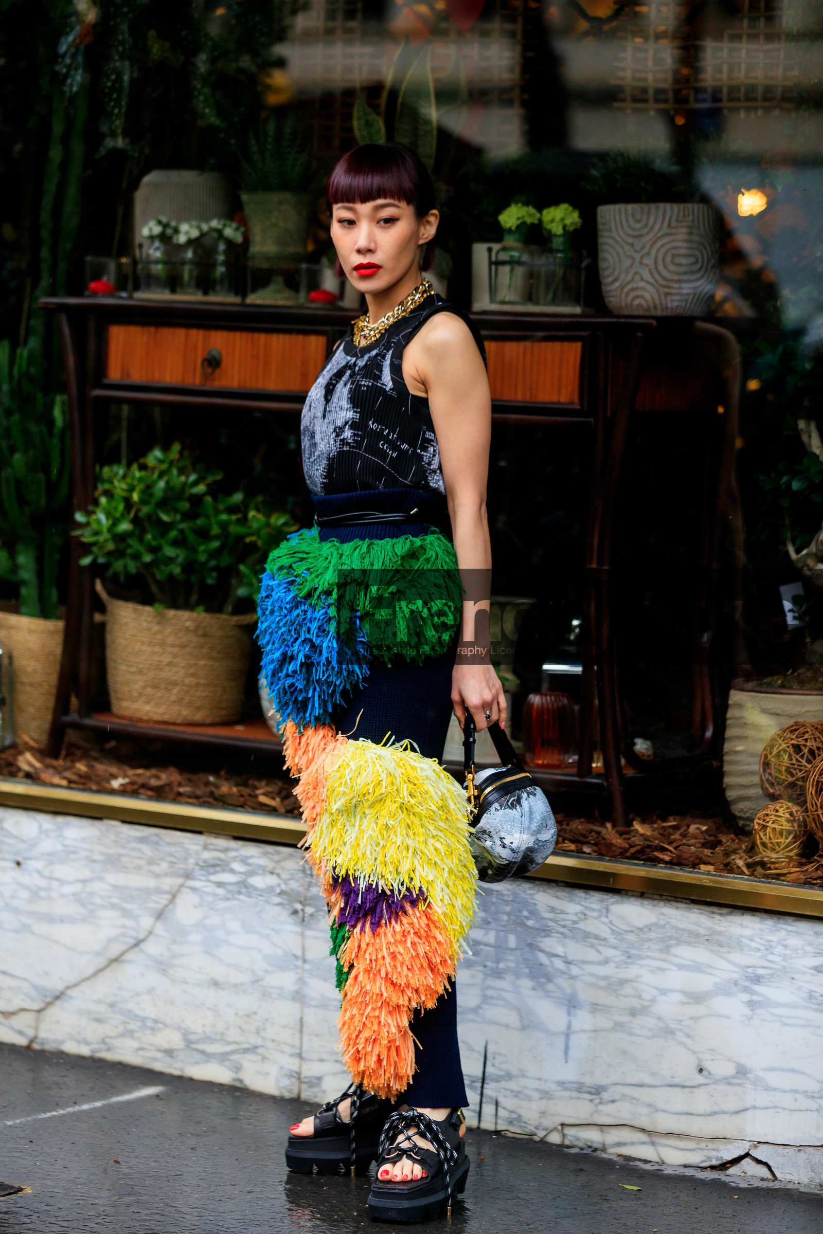 mademoiselle yulia, golden necklace, big chain necklace, multi necklace, black top, black skirt, black leather bag, black leather sandals, platform sandals, laced sandals, big sole sandals, round shape bag, hand bag, white leather bag, printed bag, printed top, sleeveless top, multicolor skirt, green skirt, blue skirt, yellow skirt, orange skirt, knit skirt, knitwear, long skirt, fringe skirt, sacai bag, sacai top, sacai skirt, sacai shoes, fashion week, frenchystyle, FW, jonathan paciullo, street style, PFW, PARIS, vertical, full length