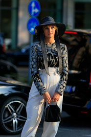 xnenia adonts, black hat, jacquard pullover, tight pullover, grey pullover, white pants, carrot pants, high waist pants, paper bag pants, stella mccartney bag, chain strap bag, hand bag, fashion week, frenchystyle, FW, jonathan paciullo, street style, MFW, MILAN, SPRING SUMMER 2020, SS 20
