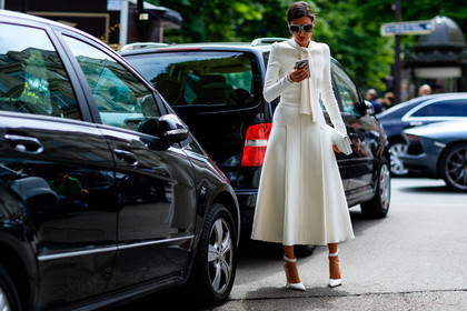 atmosphere details, AUTUMN WINTER 2016-2017, AW 16-17, FALL WINTER 2016-2017, fashion week, frenchystyle, full length, fun sunglasses, FW, FW 16-17, giovanna battaglia, graphic clutch, HAUTE COUTURE, high heels, horizontal, jonathan paciullo, leather shoes, MENSWEAR, PARIS, PFW, printed clutch, street style, sunglasses, white clutch, white dress, white heels, white sandals