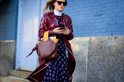blue dress, graphic dress, leather bag, leather coat, printed dress, red bag, red coat, sunglasses, vinyl, fashion week, frenchystyle, FW, jonathan paciullo, street style, NYFW, NEW YORK, AUTUMN WINTER 2018-2019, AW 18-19, FALL WINTER 2018-2019, FW 18-19, atmosphere details, horizontal, detail