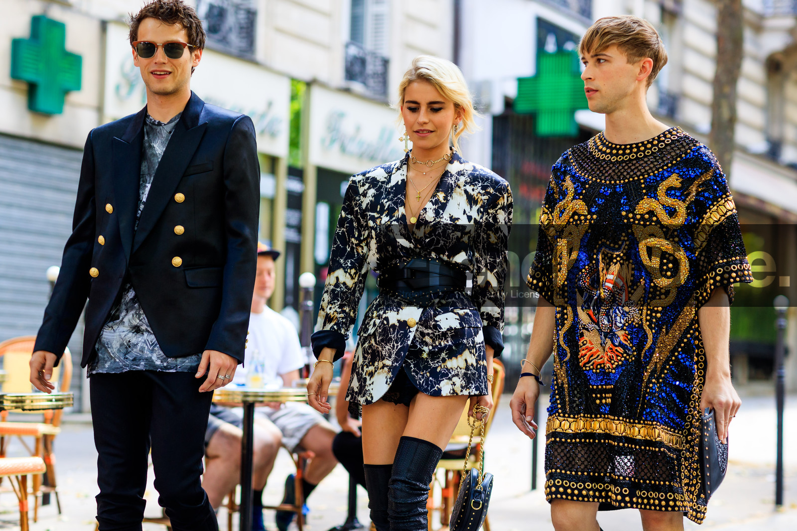 atmosphere details, balmain, black and white, black bag, black belt, black boots, black jacket, black pants, caro daur, detail, fashion week, frenchystyle, FW, glitter, golden dress, grey t shirt, high boots, horizontal, isabel marant, jonathan paciullo, leather bag, leather belt, MENSWEAR, multicolor dress, PARIS, PFW, printed dress, printed t shirt, sequined dress, shiny dress, SPRING SUMMER 2018, SS 18, street style, sunglasses, tie & die