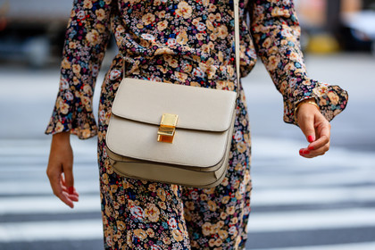 atmosphere details, beige bag, céline, detail, fashion week, floral, flower, frenchystyle, FW, horizontal, jonathan paciullo, leather bag, multicolor, multicolor pants, multicolor shirt, NEW YORK, NYFW, printed pants, printed shirt, SPRING SUMMER 2017, SS 17, street style, trousers, woman