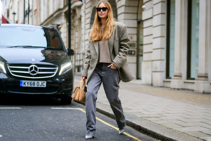 beige bag, blazer, brown sweater, chanel handbag, grey jacket, grey pants, grey shoes, leather bag, leather shoes, pernille teisbaek, sunglasses, trousers, street style, jonathan paciullo, FW, frenchystyle, fashion week, LFW, LONDON, AUTUMN WINTER 2019-2020, AW 19-20, FW 19-20, FALL WINTER 2019-2020, horizontal, atmosphere details, full length