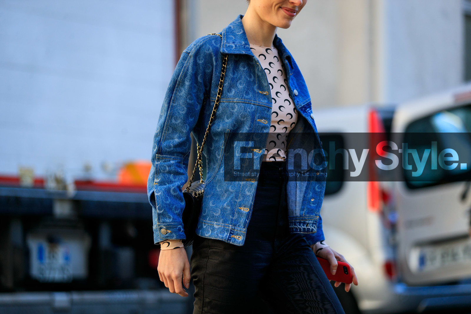 black bag, black pants, blue denim, chanel handbag, denim jacket, graphic jacket, graphic top, leather bag, marine serre, nude top, printed jacket, printed top, trousers, fashion week, frenchystyle, FW, jonathan paciullo, street style, PFW, PARIS, AUTUMN WINTER 2019-2020, AW 19-20, FALL WINTER 2019-2020, FW 19-20, horizontal, atmosphere details, detail