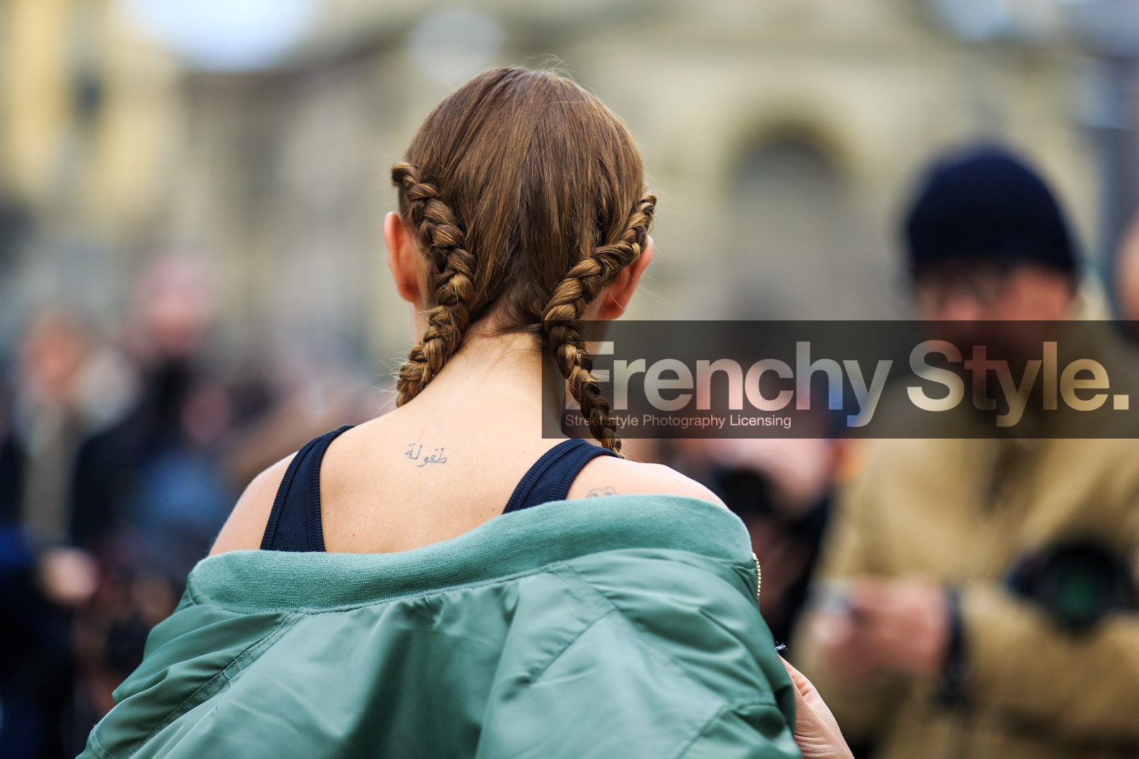 atmosphere details, AUTUMN WINTER 2016-2017, AW 16-17, back detail, black tank top, bomber jacket, braids, detail, FALL WINTER 2016-2017, fashion week, frenchystyle, FW, FW 16-17, green jacket, horizontal, jonathan paciullo, kaki jacket, LFW, LONDON, MENSWEAR, street style, tattoos