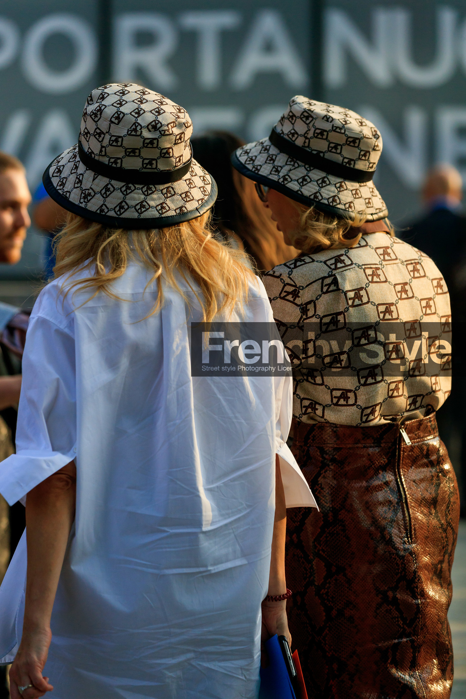 back details, monogrammed hat, beige hat, beige shirt, monogrammed shirt, white shirt, brown leather skirt, animal skin skirt, alberta ferretti hat, alberta ferretti shirt, fashion week, frenchystyle, FW, jonathan paciullo, street style, MFW, MILAN, SPRING SUMMER 2020, SS 20