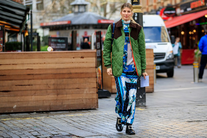 veronika heilbrunner, green coat, brown coat, velvet coat, bicolor coat, down jacket, barbour coat, blue dress, light blue dress, cachemere printed dress, navy blue dress, white dress, long dress, floral printed dress, black leather boots, roger vivier shoes, flat boots, laced boots, golden buckle shoes, high collar dress, fashion week, frenchystyle, FW, jonathan paciullo, street style, LFW, LONDON, AUTUMN WINTER 2020-2021, FALL WINTER 2020-2021, FW 20-21, horizontal, atmosphere details, full length